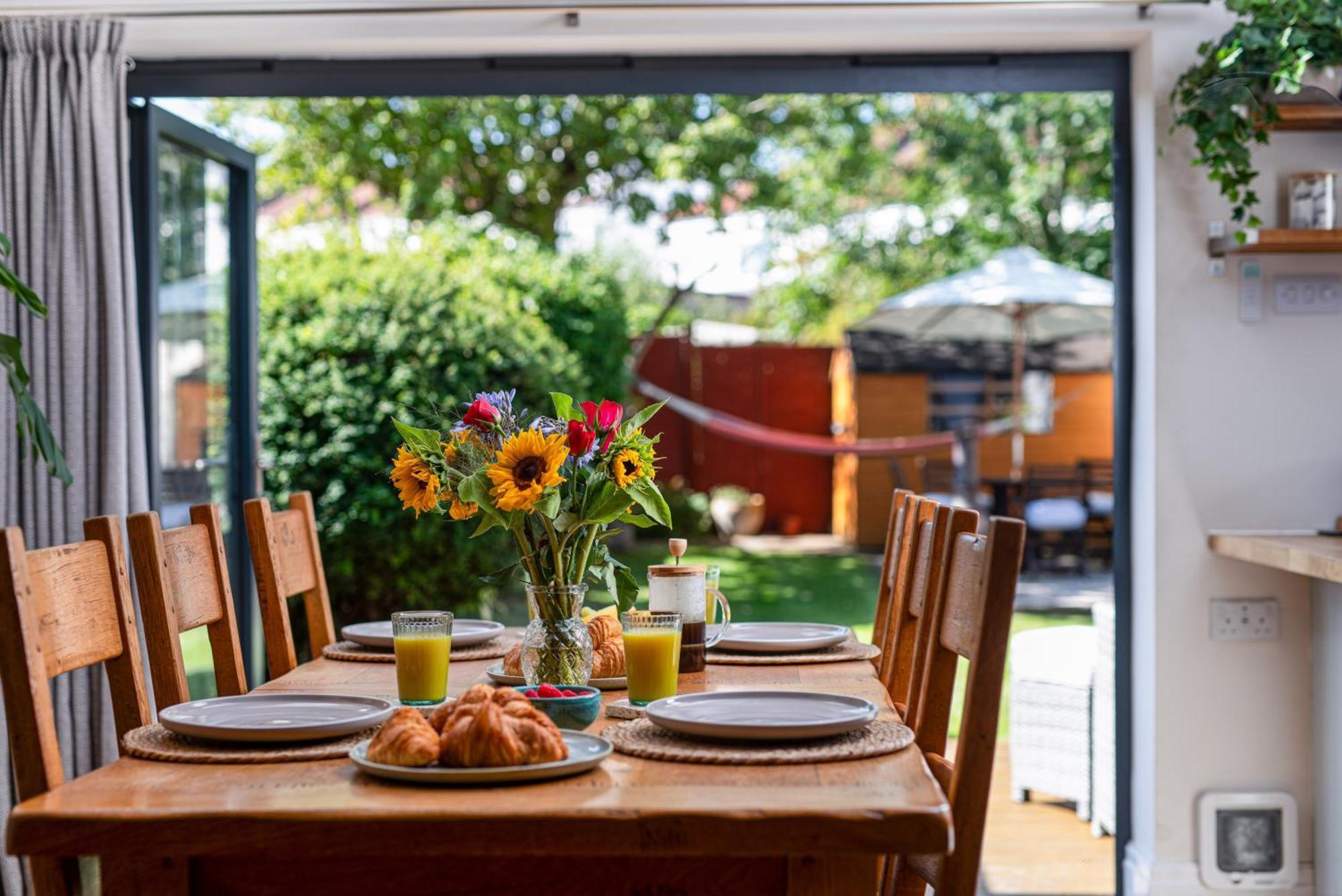 Charming Family Home With Stoves, Garden & Parking Bristol Dış mekan fotoğraf